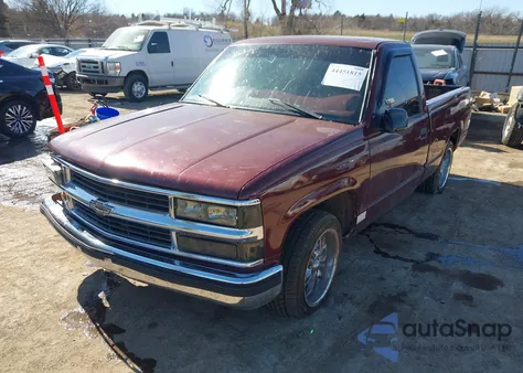 1998 Chevrolet C1500 Fleetside z USA, uszkodzony, nr VIN 1GCEC14W7WZ185024